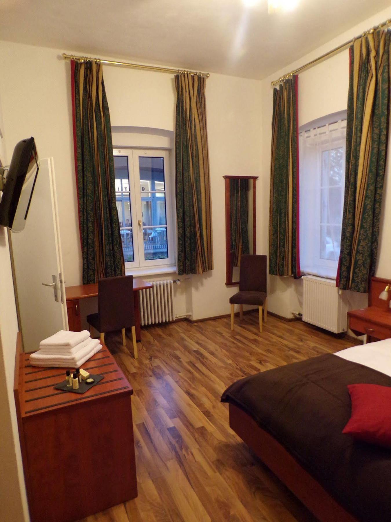 Gaestehaus Residenz Lapeiner Portschach am Woerthersee Luaran gambar