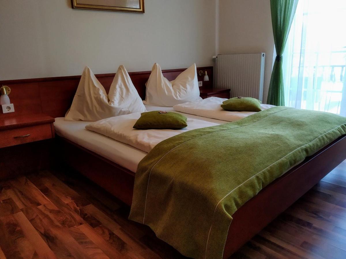 Gaestehaus Residenz Lapeiner Portschach am Woerthersee Luaran gambar