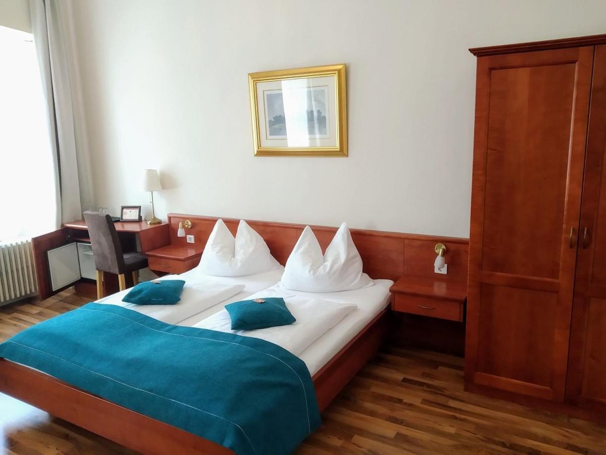 Gaestehaus Residenz Lapeiner Portschach am Woerthersee Luaran gambar